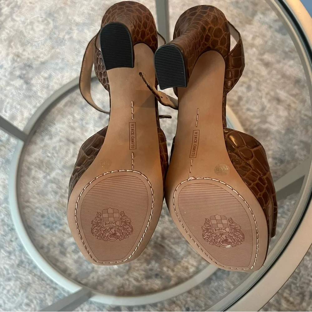VINCE CAMUTO Women's Kortinta Croc-Embossed Platform High-Heel NWOT size 7.5